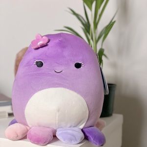 VIOLET with flower SQUISHMALLOW